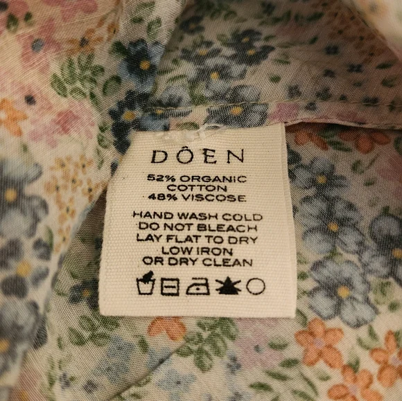 Dôen Floral Button-Up Blouse in Ladybird Print - Picture 4 of 11